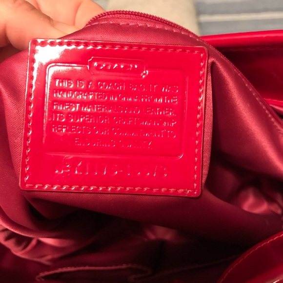 Coach liquid gloss patent leather large bag. - Picture 3 of 7